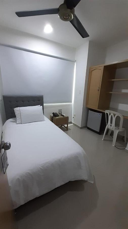 Onoma Hotel Лорика Экстерьер фото